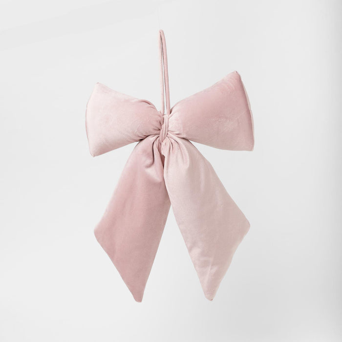 Fiocco in velluto Cipria da 13,5x17cm, dotato di gancio, perfetto come addobbo per albero di Natale, fuori porta, decorazione per feste ed eventi, ferma busta, segnaposto, bomboniera. In vendita sullo shop di Silani.