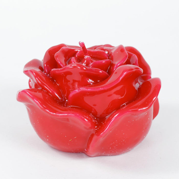 Candela decorativa laccata a forma di Rosa Rossa Ø 9 cm, con petali a rilievo e finitura lucida, perfetta come bomboniera e accessorio d' allestimento per eventi a tema e varie composizioni. Scopri i nostri articoli su Silani Srl.