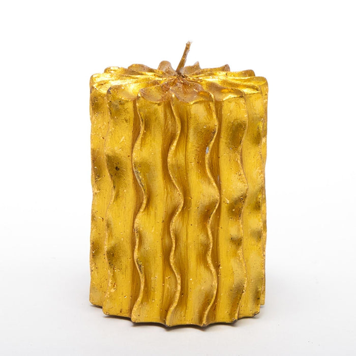 Candela a forma cilindrica ondulata, colore Oro Ø 7cm x 10 cm