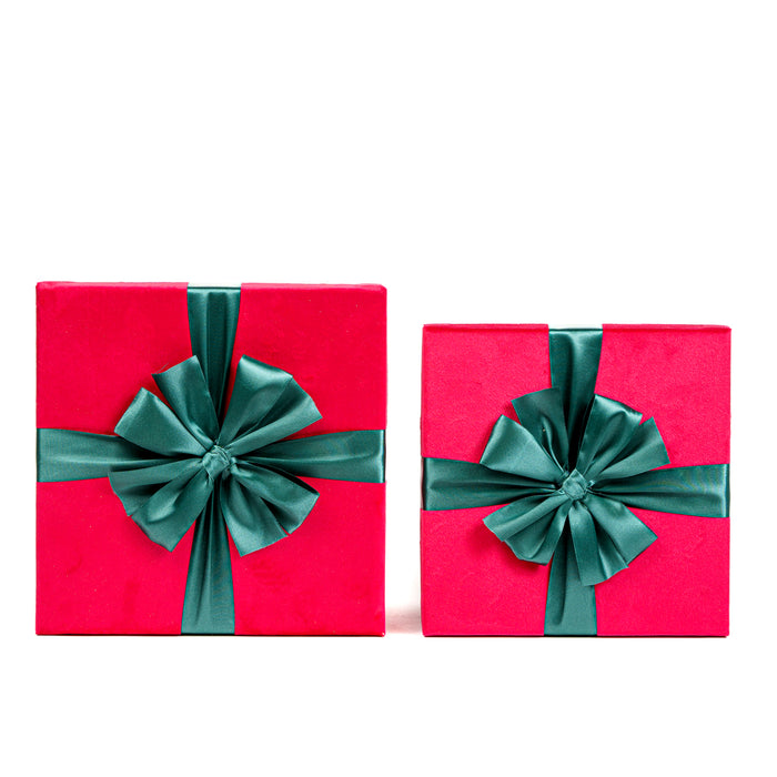 Set 2 scatole in velluto rosso con fiocco verde