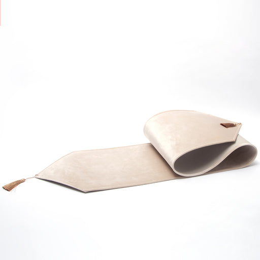 Runner tavola in velluto Oro con nappa, 33X210CM, decorazione tavola, casa, eventi, complemento d'arredo , festa, matrimonio, natale, lavabile con acqua corrente o panno umido. In vendita sullo shop di Silani
