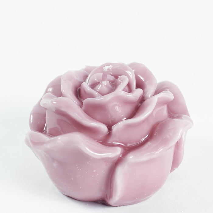 Candela decorativa laccata a forma di Rosa Rosa Ø 6 cm, con petali a rilievo e finitura lucida, perfetta come bomboniera e accessorio d' allestimento per eventi a tema e varie composizioni. Scopri i nostri articoli su Silani Srl.