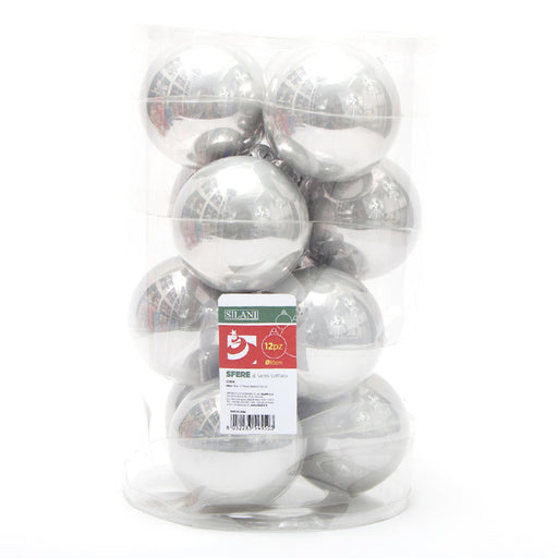 Palline in vetro per albero di Natale colore Argento Perlato, box da 12 sfere di dimensioni 10CM. Perfette anche per decorare ghirlande e festoni, giocando con le tonalità di colore. Confezionate in box di plastica trasparente. In vendita sullo shop di Silani.