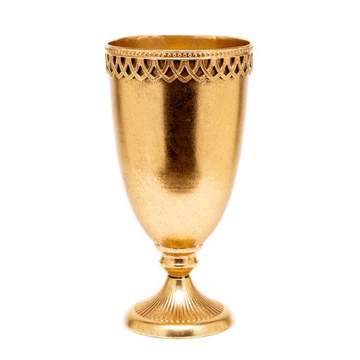 Vaso Oro retrò 17X33CM, dotato di base d'appoggio dalle rifiniture rigate e dal corpo a forma di cono. Un modo semplice per aggiungere un tocco di stile ed eleganza ad ogni contesto d'uso. Scopri i nostri articoli su Silani Srl.